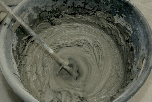 KLEEFCEMENT PLUS: TEGELLIJM VOOR BINNEN EN BUITEN