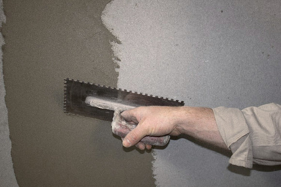 KLEEFCEMENT PLUS: TEGELLIJM VOOR BINNEN EN BUITEN