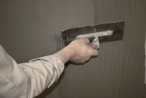 KLEEFCEMENT PLUS: TEGELLIJM VOOR BINNEN EN BUITEN